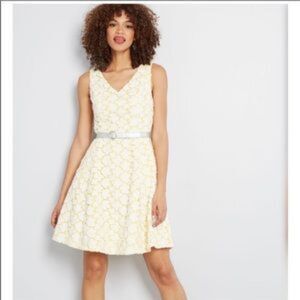 ModCloth Bliss in Attendance Lace Dress Medium Floral Yellow‎ White